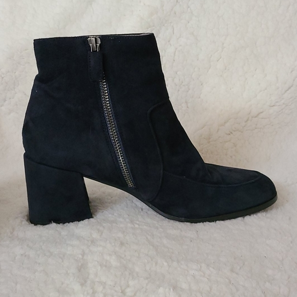 Eileen Fisher Navy Blue Harper Suede Booties - Picture 4 of 8